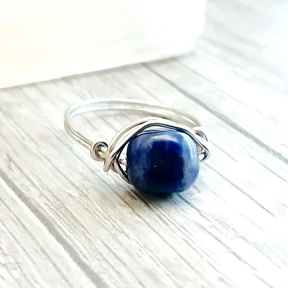 Sodalite Crystal Beaded Ring, Statement Gemstone Wire Ring, Size 8.5 - Picture 1 of 3